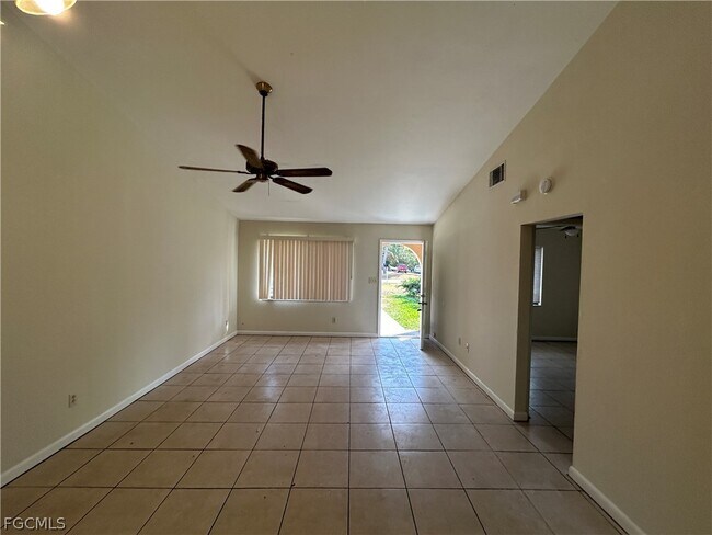 17380 W Carnegie Cir in Ft. Myers, FL - Building Photo - Building Photo