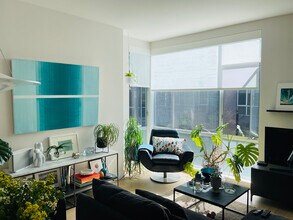 901 Jefferson St, Unit 313 in Oakland, CA - Building Photo - Building Photo