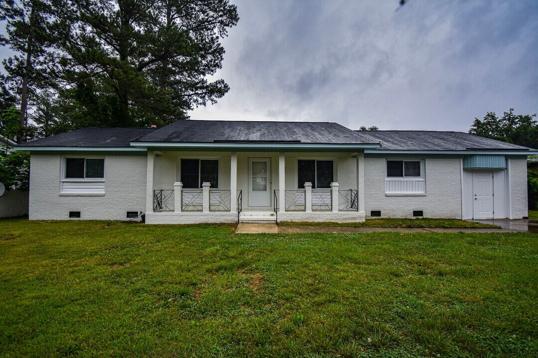 5138 Longbranch Dr in Fayetteville, NC - Building Photo