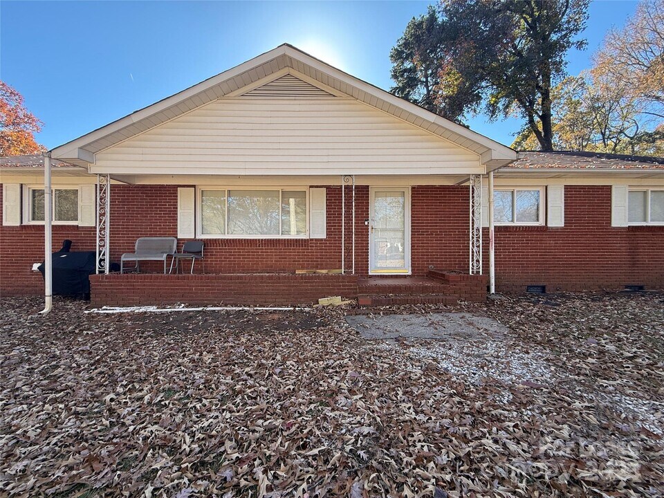 664 Denning Pl in Charlotte, NC - Building Photo