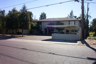 2109 W Colter Apartments