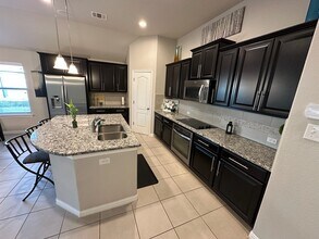 909 Hartman Dr in Leander, TX - Building Photo - Building Photo