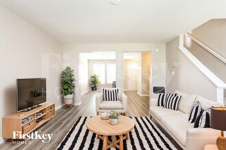 6159 N Woods Edge Dr in McCordsville, IN - Building Photo - Building Photo