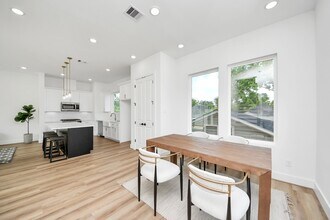 2424 Harrington St in Houston, TX - Building Photo - Building Photo