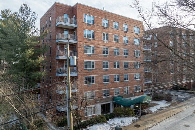 Parkville House in White Plains, NY - Building Photo - Building Photo