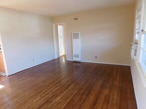 1700 W Victory Blvd in Burbank, CA - Building Photo - Building Photo