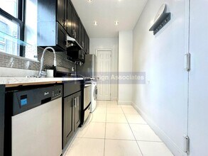 109 W 105th St, Unit 2A in New York, NY - Building Photo - Building Photo