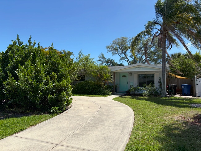 262 43rd Ave NE in St. Petersburg, FL - Building Photo - Building Photo