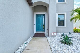 9312 Tequila Sunrise Dr in Sarasota, FL - Building Photo - Building Photo