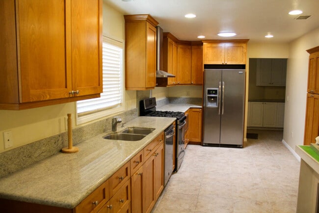 442 S College Ave in Claremont, CA - Building Photo - Building Photo