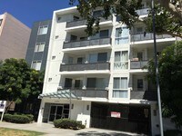 Building Front - Plaza at Lafayette Luxury Apartments in Los Angeles, California
