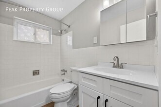 6419 Montgomery Rd in Cincinnati, OH - Building Photo - Building Photo