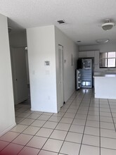 2348 W 56th St, Unit 15 in Hialeah, FL - Building Photo - Building Photo