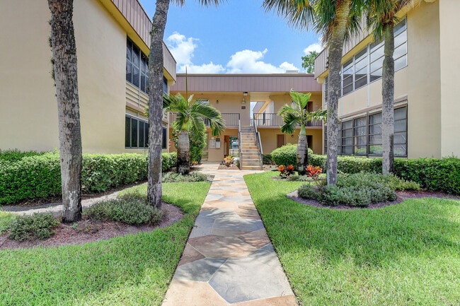 274 Capri F in Delray Beach, FL - Building Photo - Building Photo