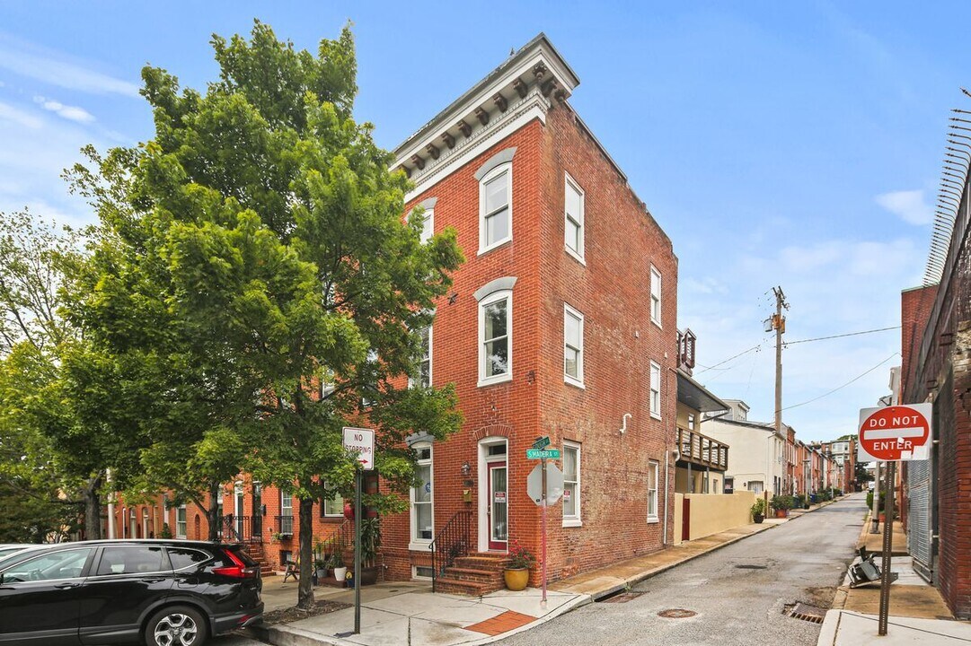 2222 Gough St in Baltimore, MD - Foto de edificio