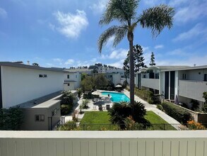 4723 La Villa Marina, Unit D in Marina Del Rey, CA - Building Photo - Building Photo