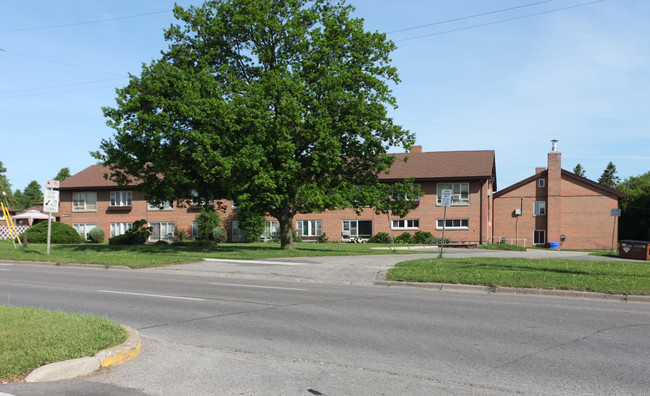 620 Bond St E in Oshawa, ON - Building Photo - Primary Photo