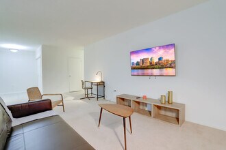 1600 S Eads St in Arlington, VA - Building Photo - Building Photo