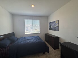 3902 Firestar Way in Sacramento, CA - Building Photo