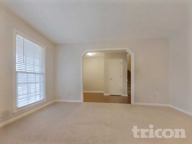 329 Stratford Dr in Douglasville, GA - Building Photo - Building Photo