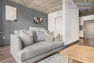 601 W Jackson Blvd in Chicago, IL - Building Photo - Building Photo