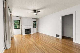 8606 N Seward Ave in Portland, OR - Building Photo - Building Photo