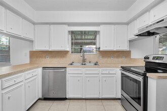 59 Artesian Oaks Dr in Conroe, TX - Building Photo - Building Photo