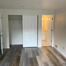 10207 8th Ave NE in Seattle, WA - Building Photo - Building Photo