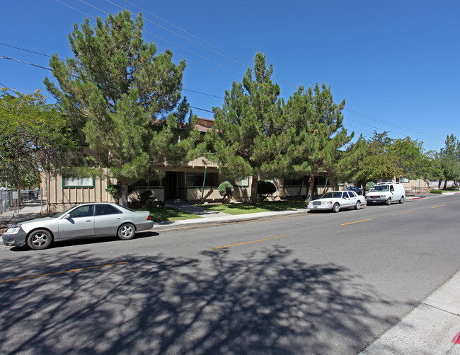 Harvard Apartments in Reno, NV - Building Photo - Building Photo