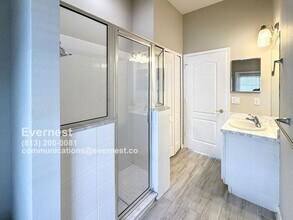 2711 King Surrey Ct in Valrico, FL - Building Photo - Building Photo