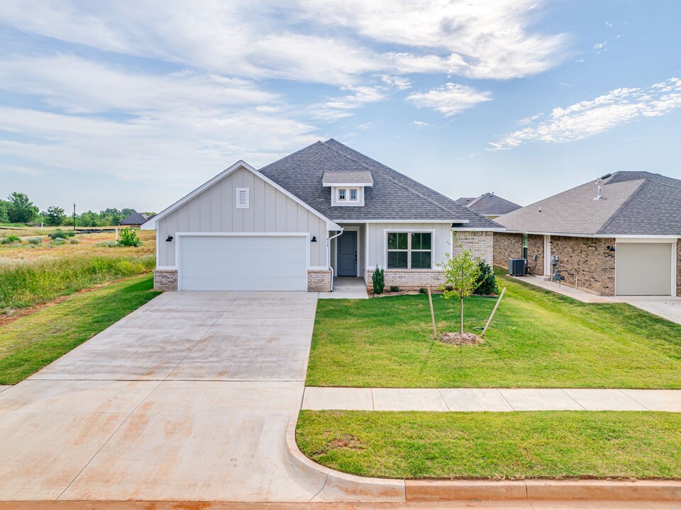 478 Cherrybark Dr in Goldsby, OK - Foto de edificio