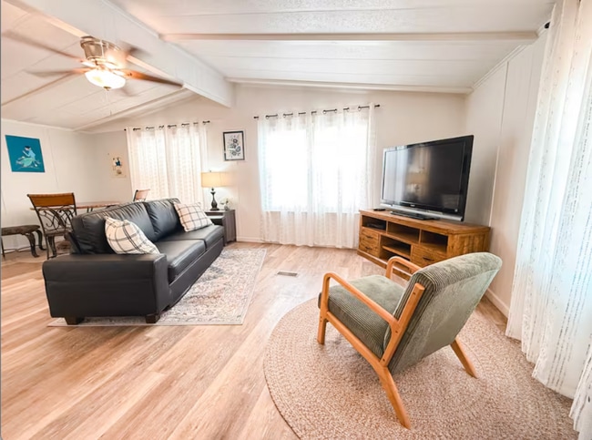 property at 650 N 1st Ave