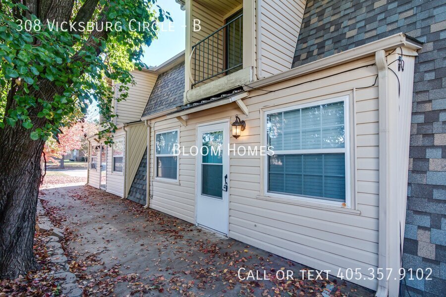 308 Vicksburg Cir-Unit -B in Norman, OK - Building Photo