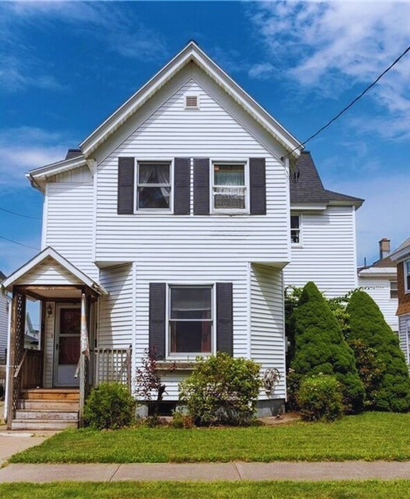 126 3rd St in Rome, NY - Building Photo