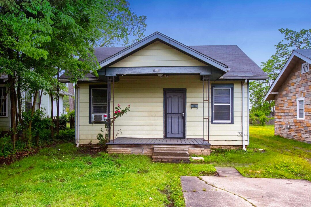 1303 Division St in North Little Rock, AR - Building Photo