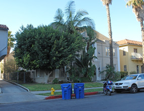 639 S Cochran Ave in Los Angeles, CA - Foto de edificio - Building Photo