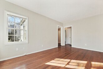 1369 Byrere Terrace SW in Atlanta, GA - Building Photo - Building Photo