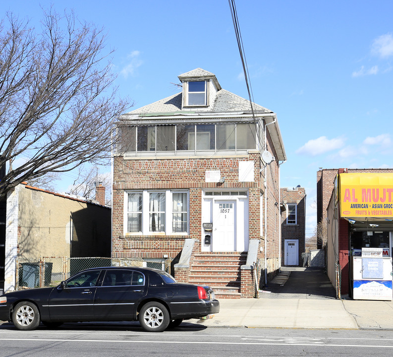 1057 Allerton Ave in Bronx, NY - Building Photo