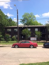 Pine Apartments in Dallas, TX - Building Photo - Primary Photo