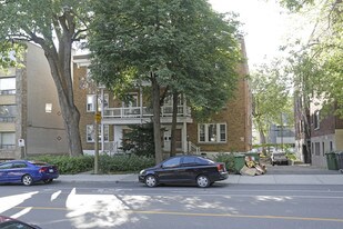 3201-3205 Édouard-Montpetit Apartments