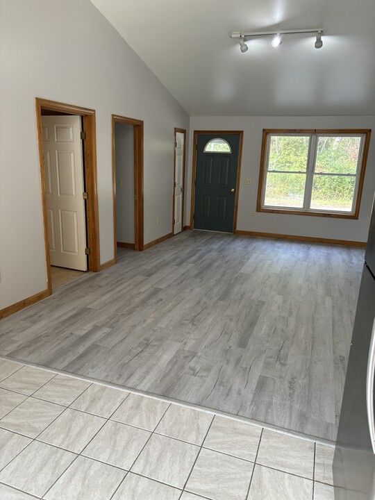 553 Stanley Rd, Unit 553-A in Winthrop, ME - Building Photo