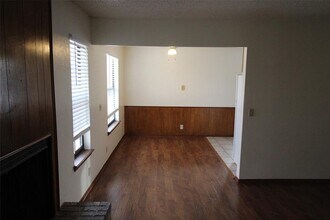 233 Chalmette Dr in Norman, OK - Building Photo - Building Photo