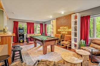 1825 Jennifer Dr in East Stroudsburg, PA - Foto de edificio - Building Photo