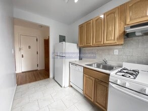 55 Ellwood St-Unit -3C in New York, NY - Building Photo - Building Photo