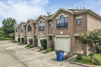 5941 South Loop E in Houston, TX - Foto de edificio - Building Photo