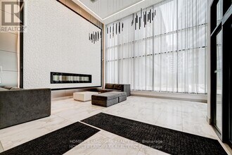 36 Forest Manor Rd in Toronto, ON - Building Photo - Building Photo