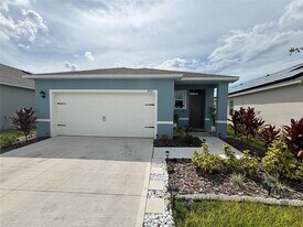 1456 Cumberland Ave in Davenport, FL - Building Photo