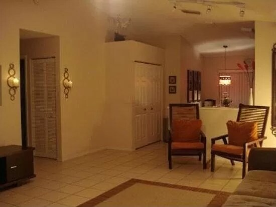 707 NW 208th Dr in Pembroke Pines, FL - Building Photo