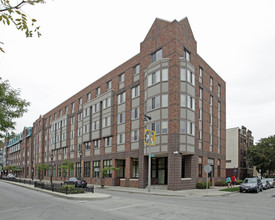 Marquette University Apartments in Milwaukee, WI - Building Photo - Building Photo