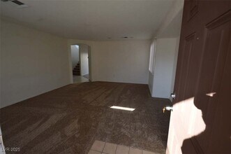 9117 Starling Wing Pl in Las Vegas, NV - Building Photo - Building Photo